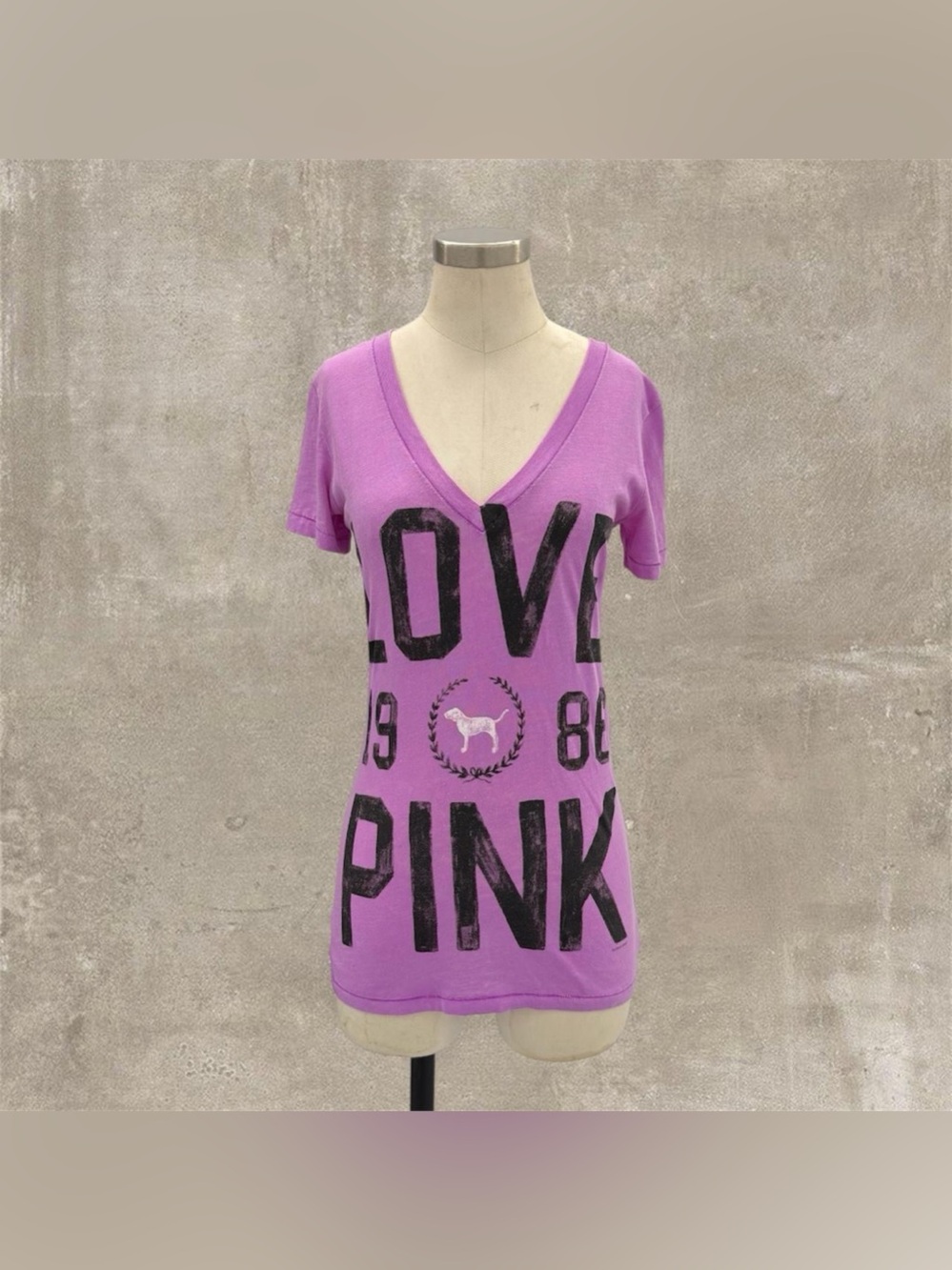 Victoria's Secret PINK LOVE PINK V-Neck T-Shirt in Purple